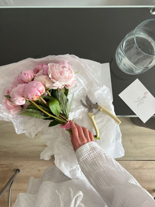 Care Guide: How to Extend the Life of Your Bouquet